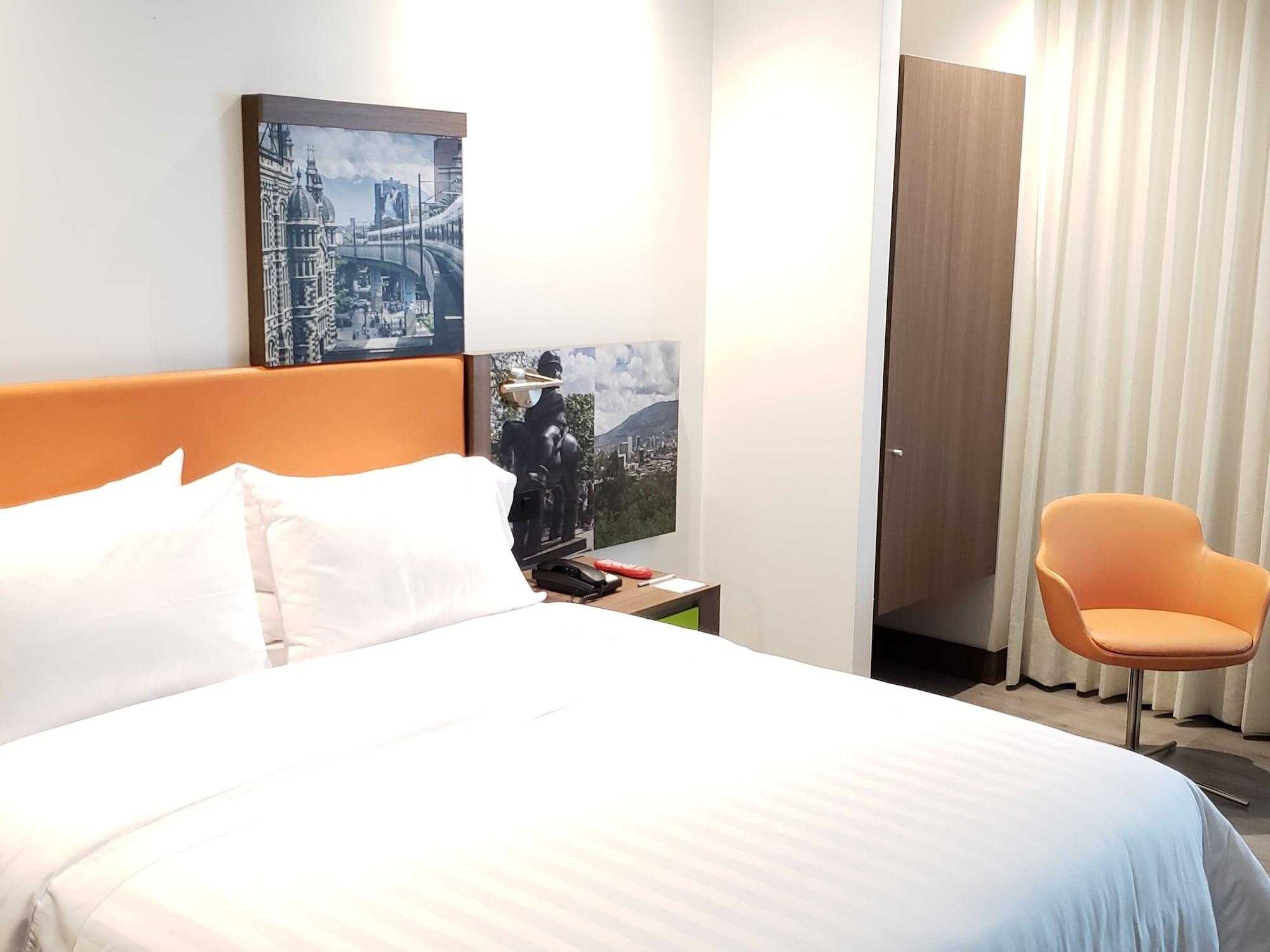 Hampton By Hilton Yopal Hotel Екстериор снимка