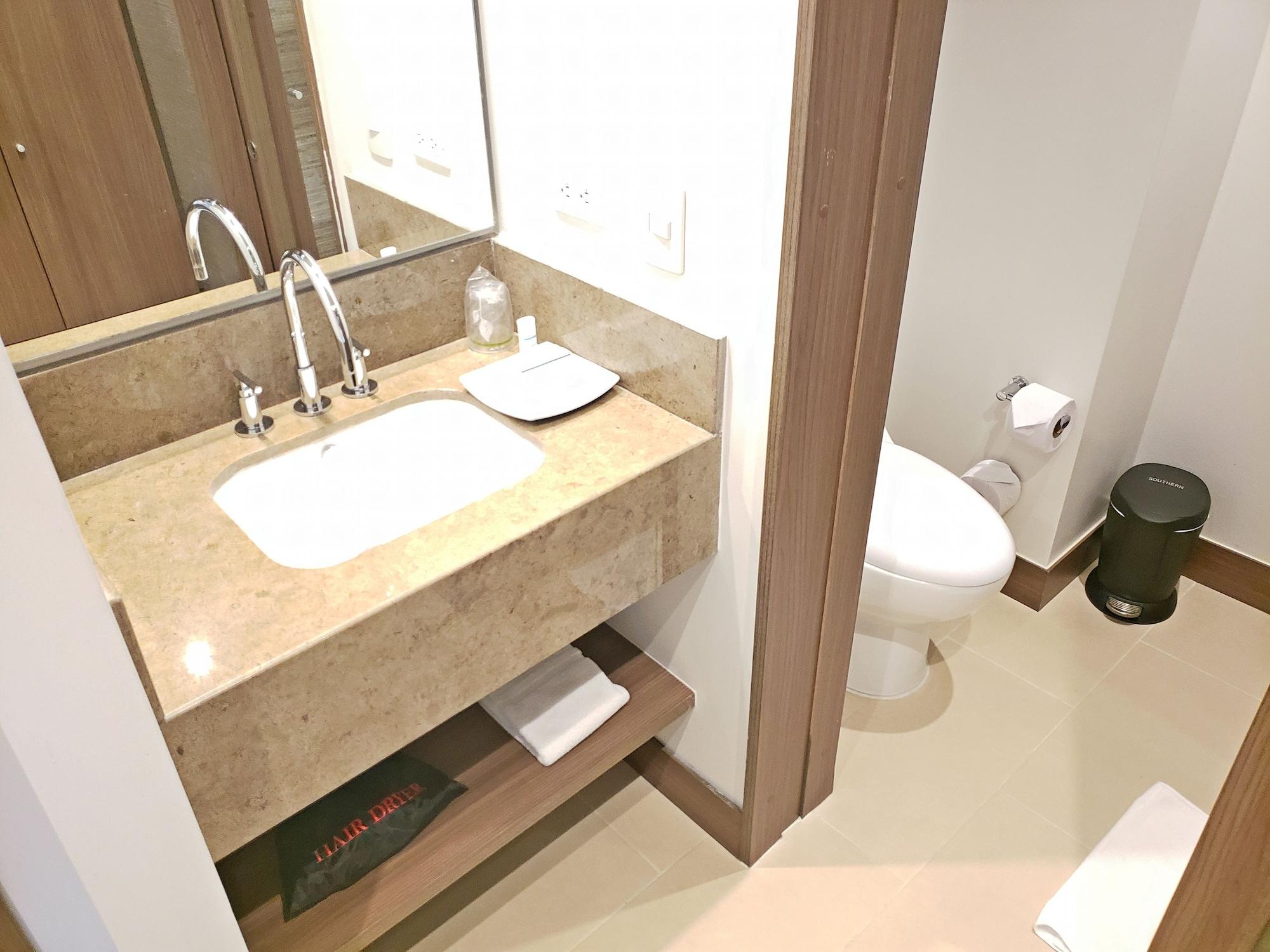 Hampton By Hilton Yopal Hotel Екстериор снимка