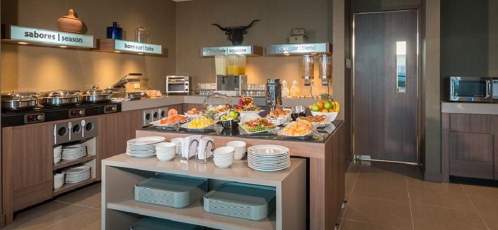 Hampton By Hilton Yopal Hotel Екстериор снимка