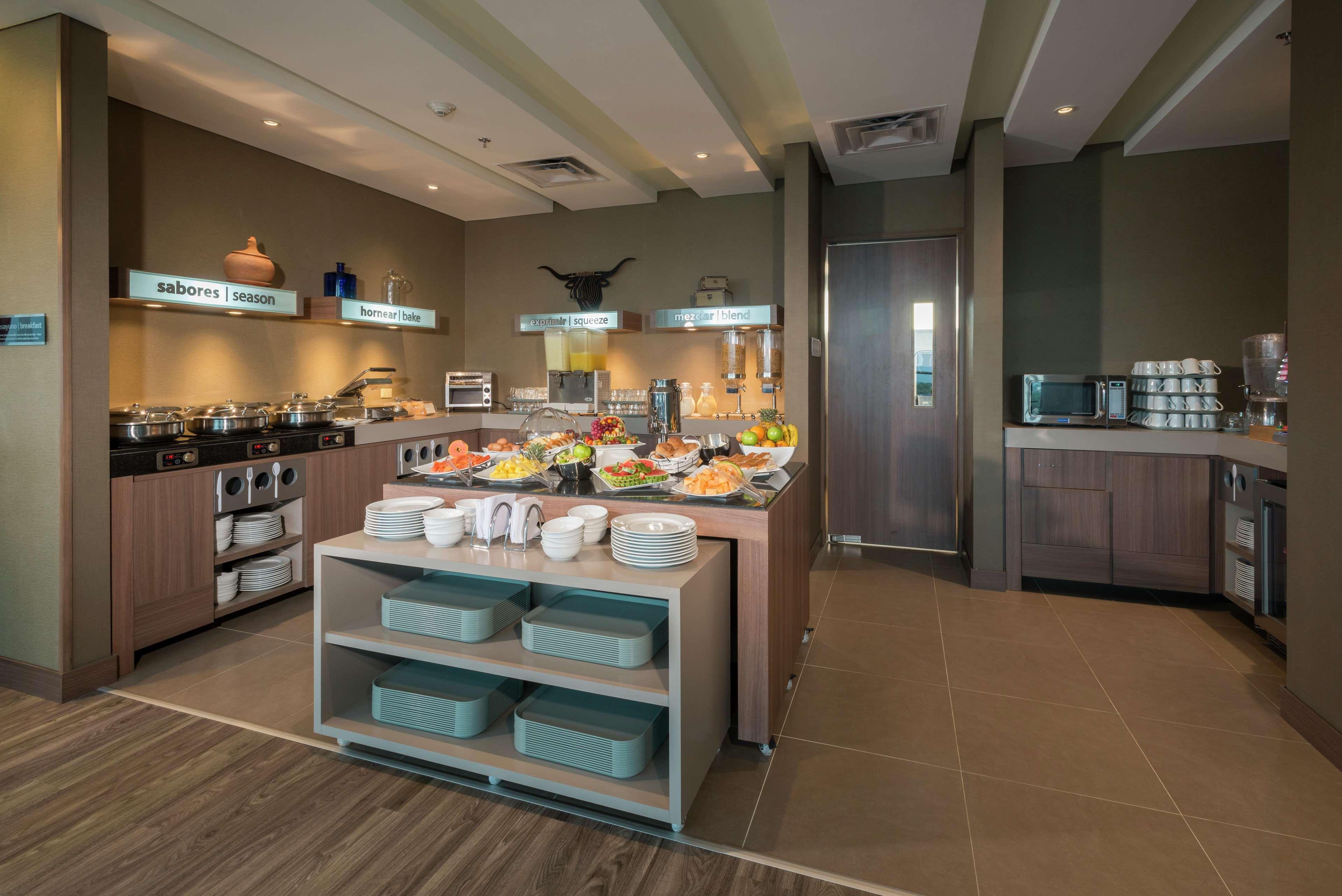 Hampton By Hilton Yopal Hotel Екстериор снимка