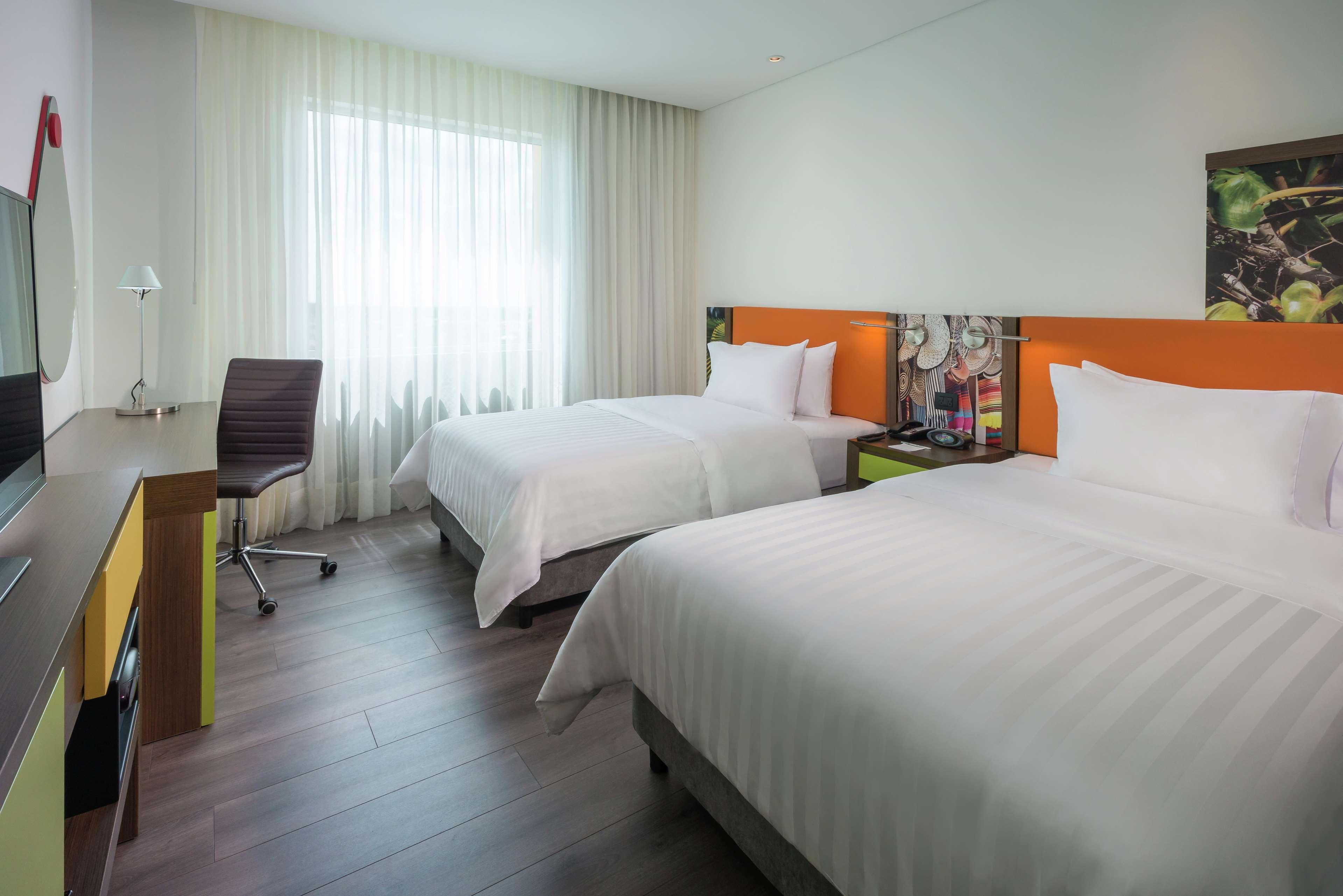 Hampton By Hilton Yopal Hotel Екстериор снимка