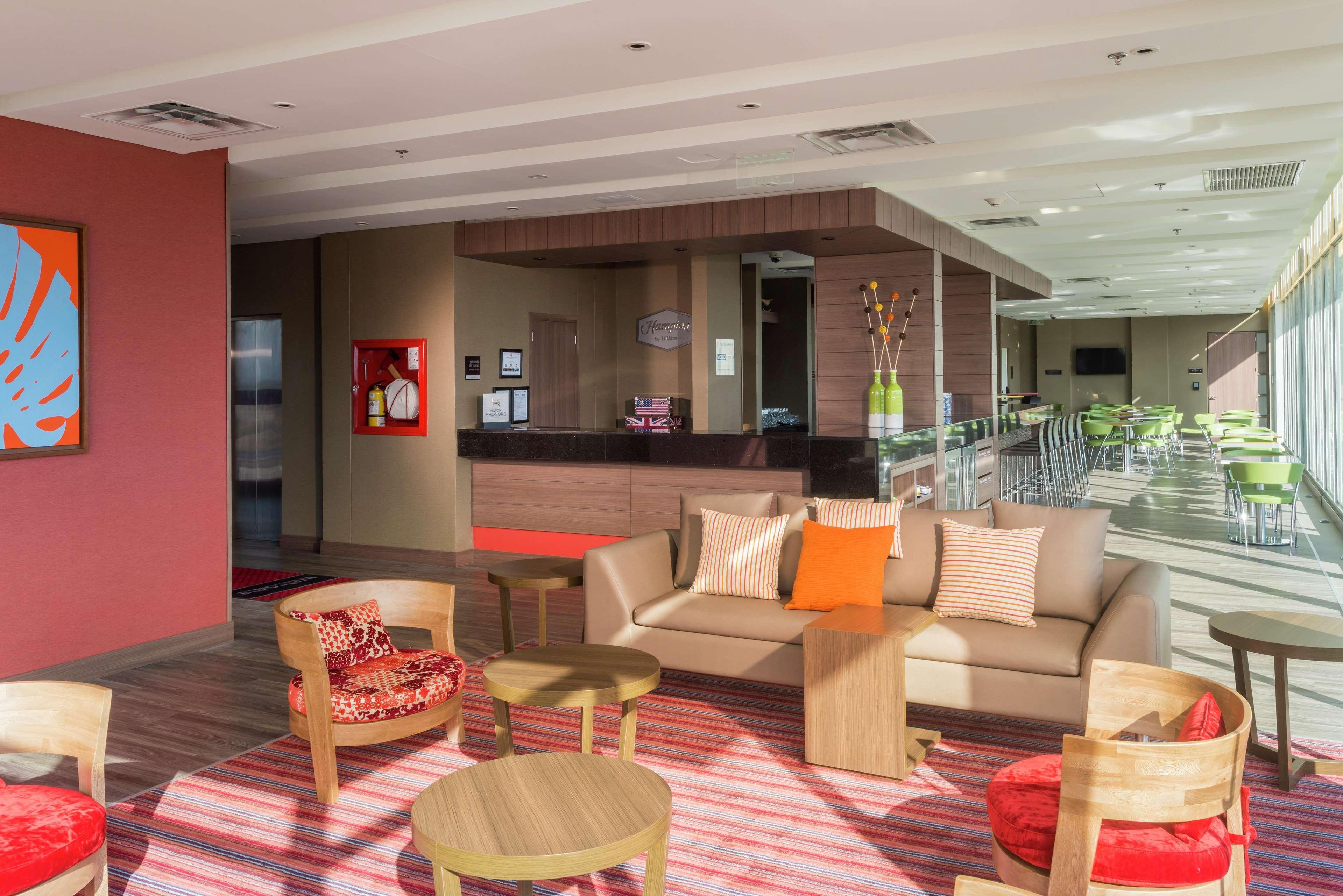 Hampton By Hilton Yopal Hotel Екстериор снимка