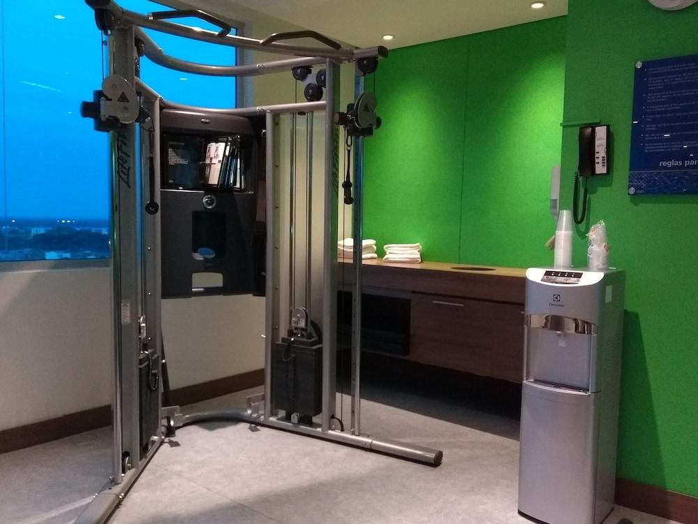 Hampton By Hilton Yopal Hotel Екстериор снимка