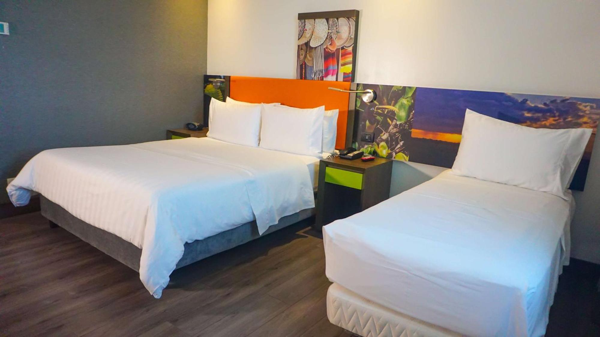 Hampton By Hilton Yopal Hotel Екстериор снимка