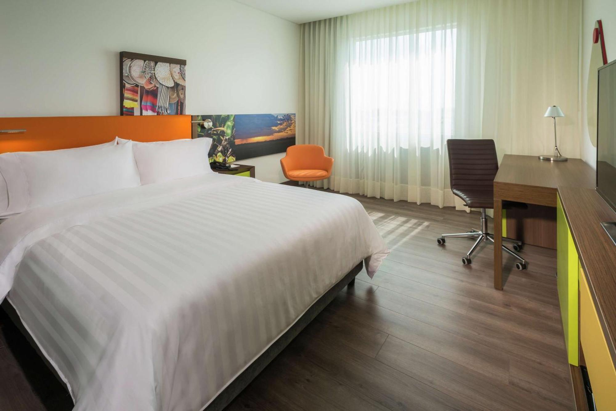 Hampton By Hilton Yopal Hotel Екстериор снимка