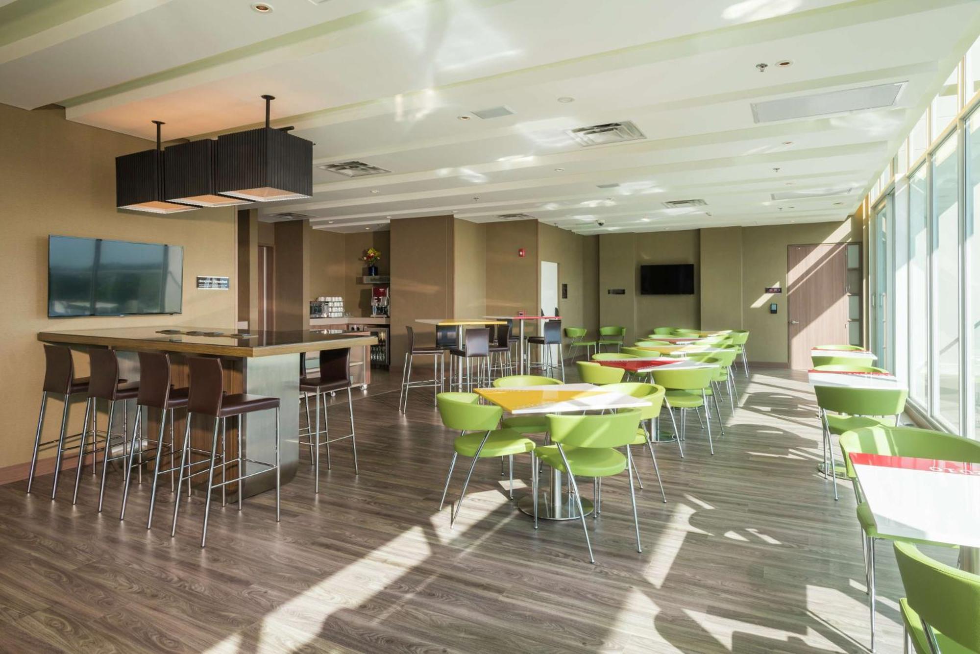 Hampton By Hilton Yopal Hotel Екстериор снимка