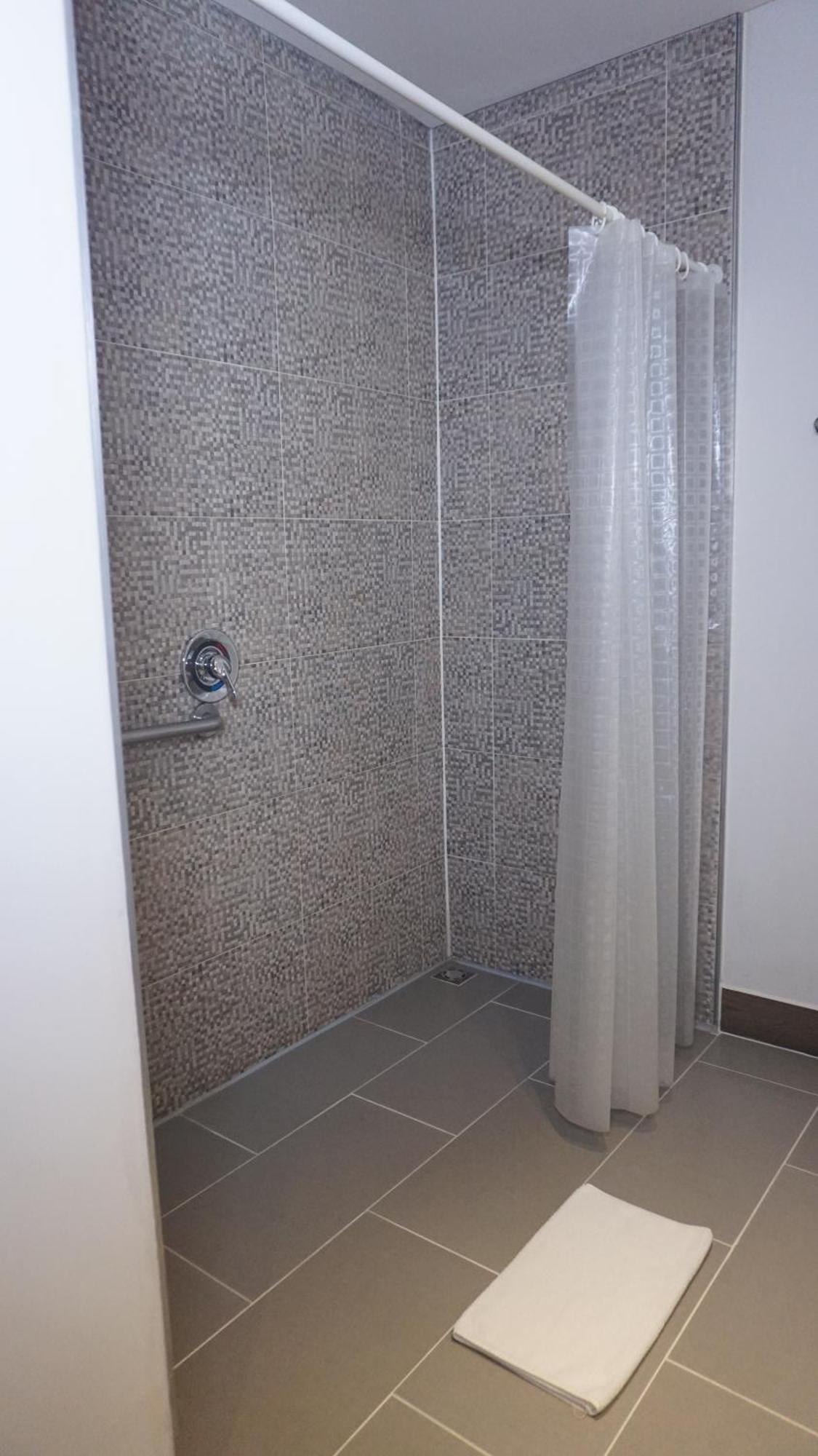 Hampton By Hilton Yopal Hotel Екстериор снимка
